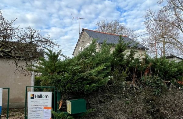 pose panneau permis de construire pour rénovation complète à Saumur